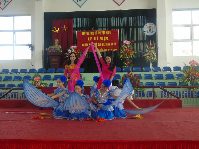 Ngày hội tri ân Nhà giáo Việt Nam  20/11 - những người “Gieo tri thức và vun đắp quả ngọt tâm hồn”.

